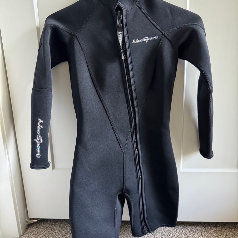 Black Long Sleeve Wet Suit with Front Zipper